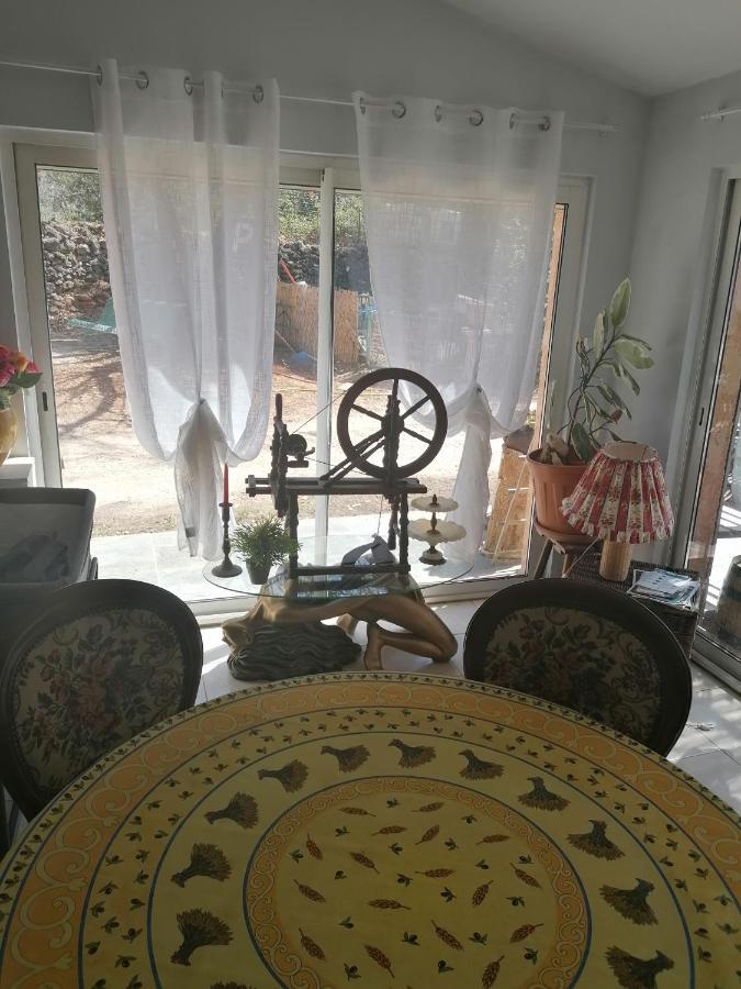 Maison campagnarde Aups Esterno foto